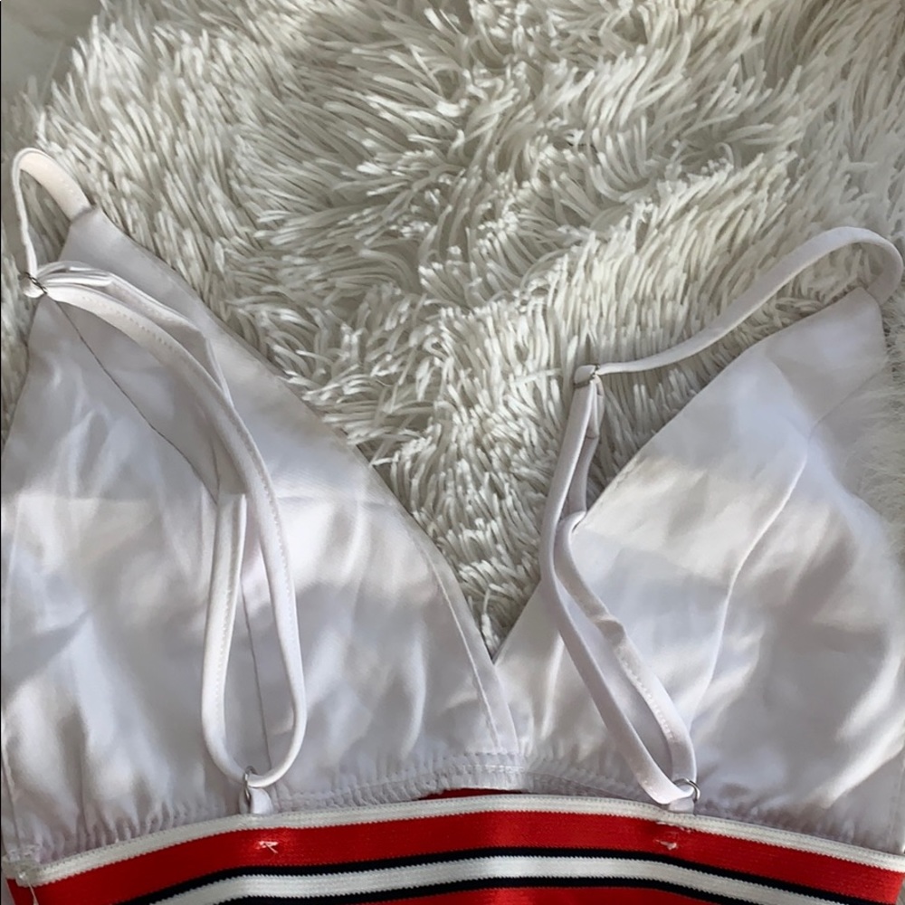Two piece set - Picture 2 of 3